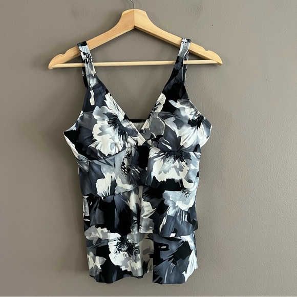 Magicsuit Other - MagicSuit Tankini Swimsuit Top Floral Print Tiered Ruffles Rita Soft Cups Sz 12